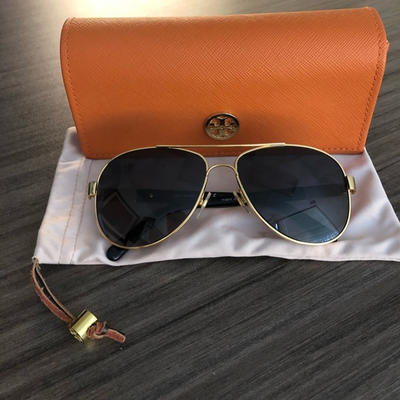 Tory Burch Accessories - Tory Burch Gold and Black Sunglasses
